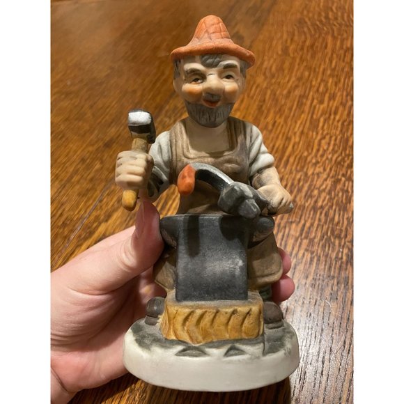 Ceramic Blacksmith Figurine, Hand Painted In Very Good Condition - Picture 4 of 5